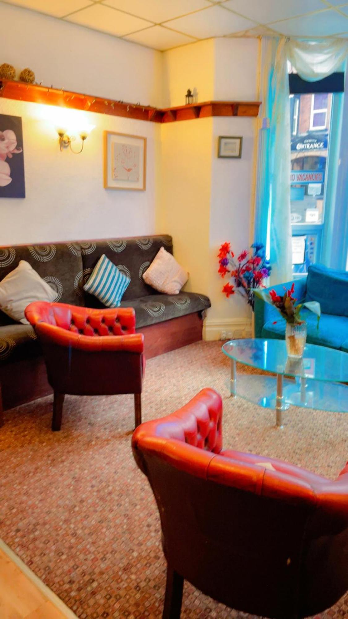 Fern Villa Hotel - Albert Road Blackpool Buitenkant foto
