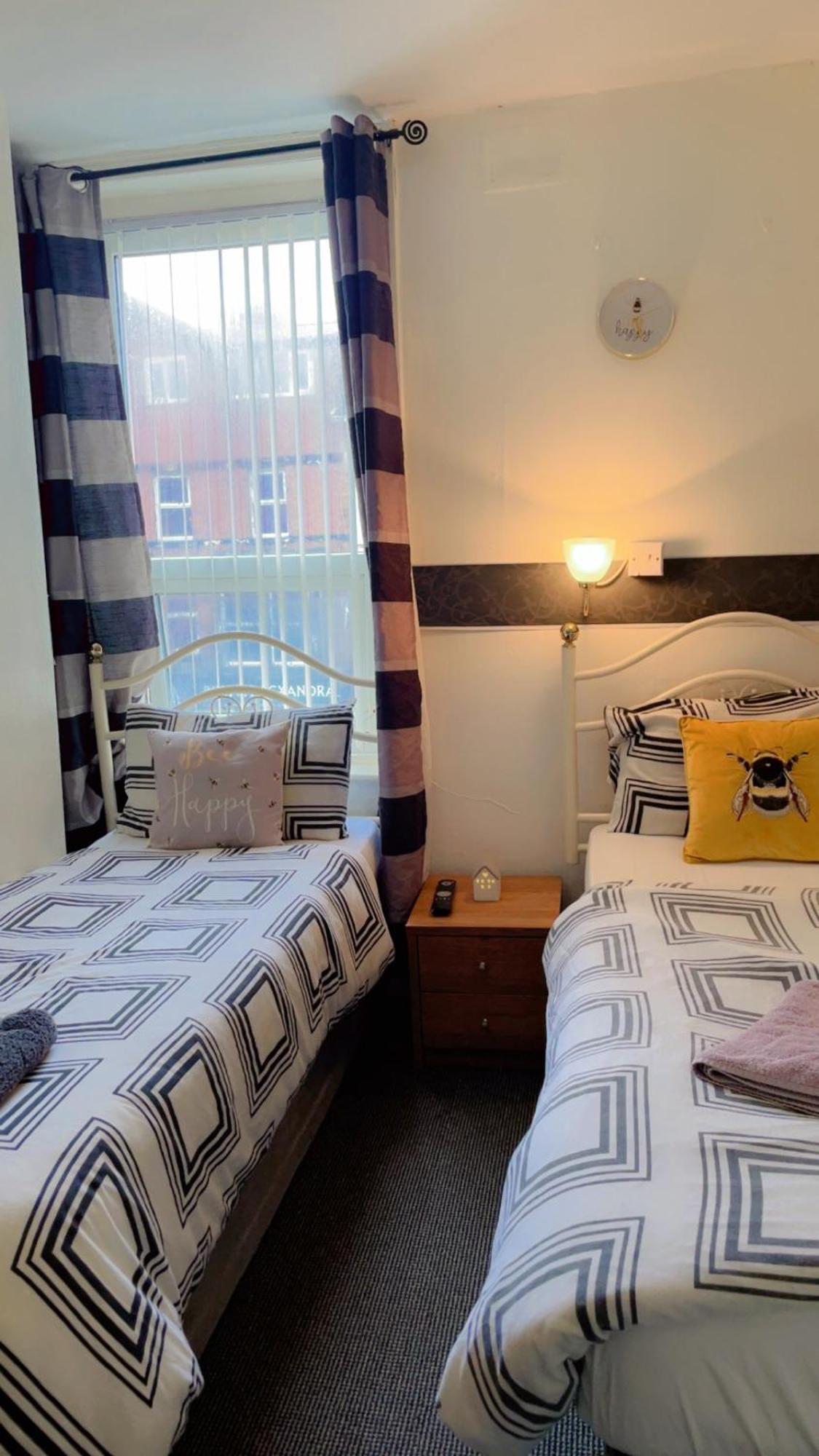 Fern Villa Hotel - Albert Road Blackpool Buitenkant foto