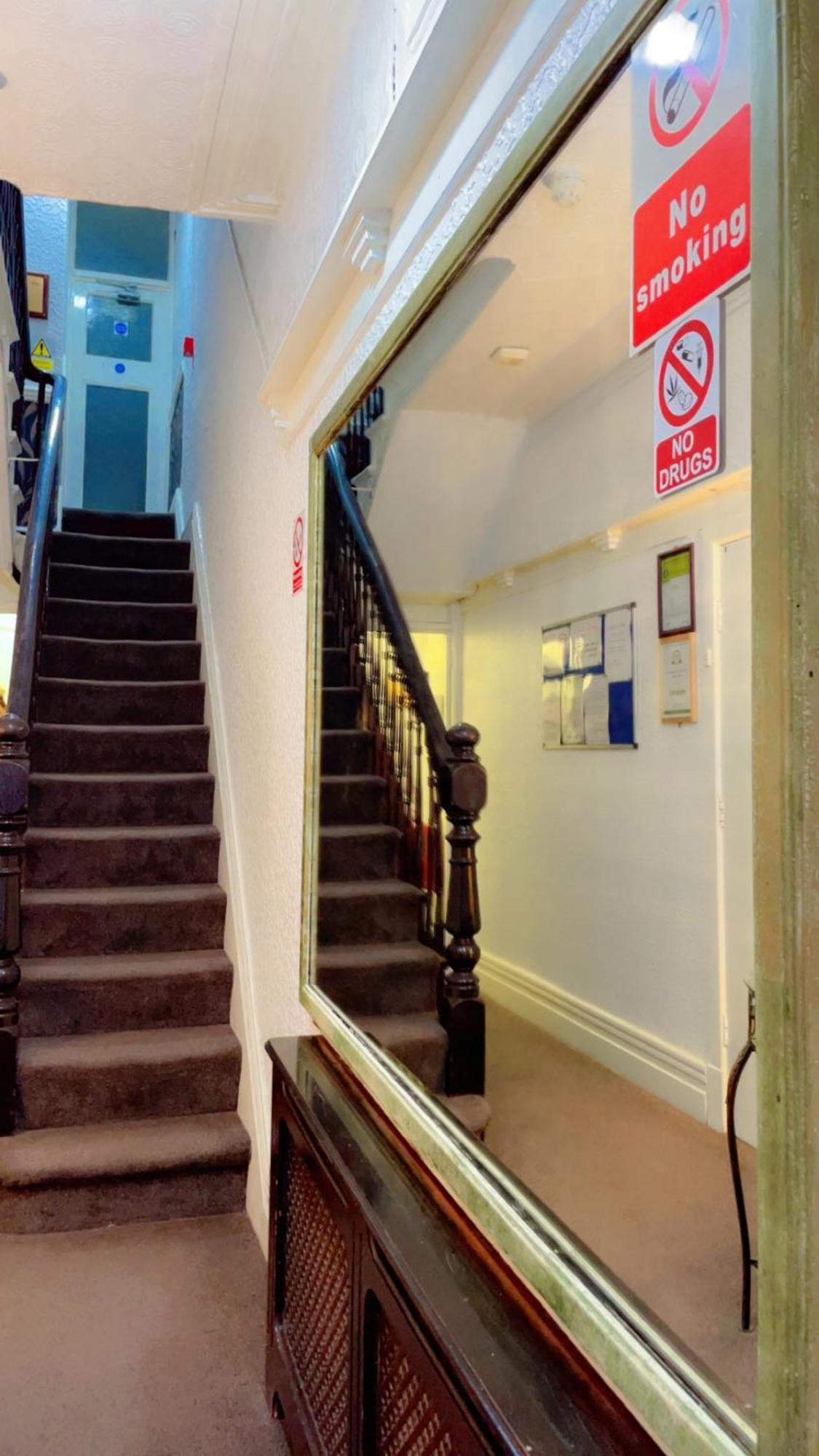 Fern Villa Hotel - Albert Road Blackpool Buitenkant foto