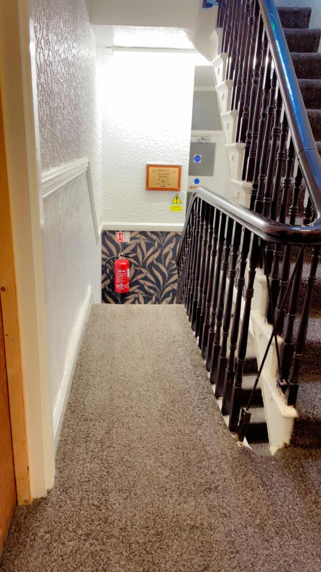 Fern Villa Hotel - Albert Road Blackpool Buitenkant foto